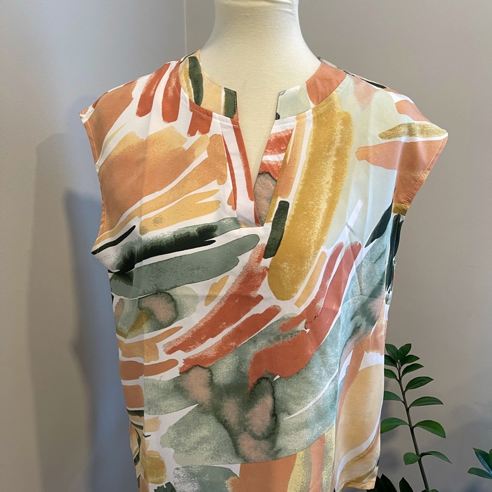 Women’s short sleeve blouse, great for work
